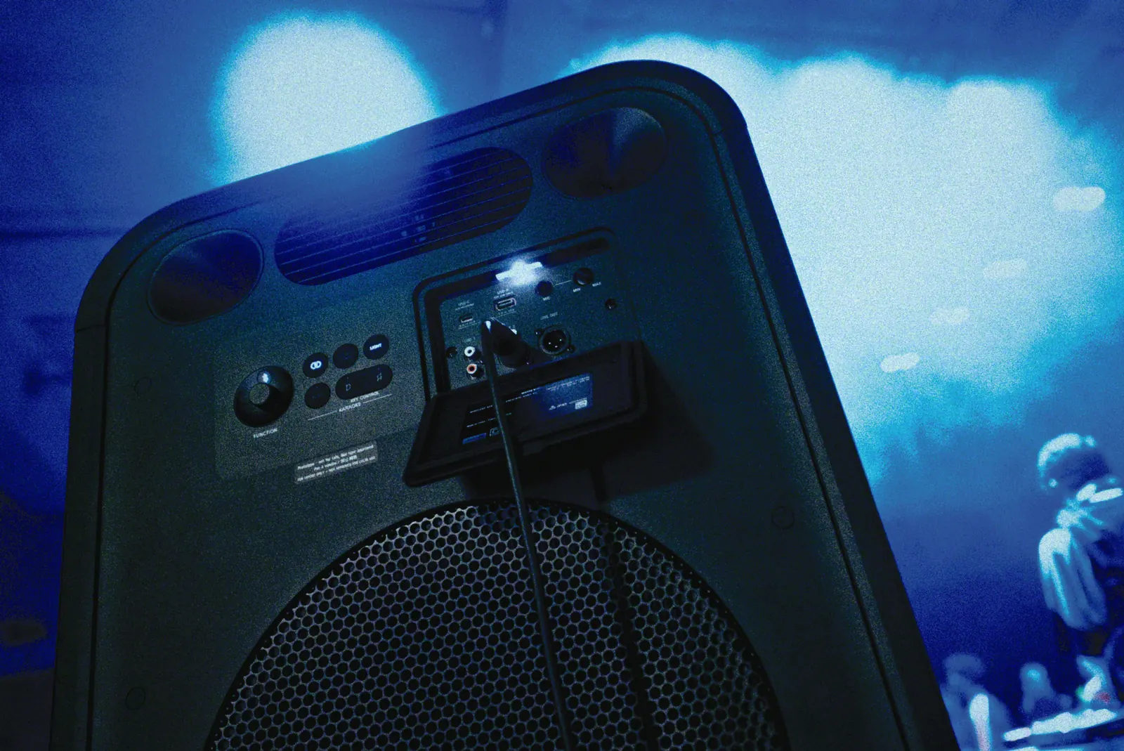 Panel gniazd ULT TOWER MAX z wpiętym kablem XLR